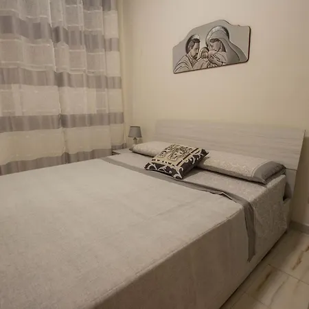 Silvana A 50 Mt Dal Mare Lido Delfino *